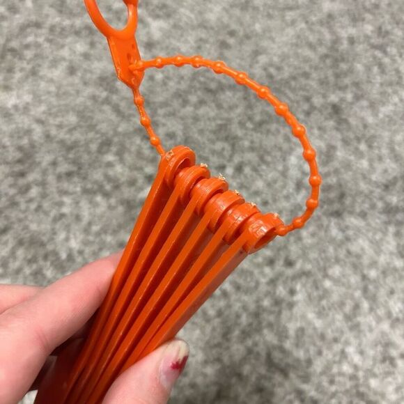 Vintage Plastic Orange Measuring Spoons Made in Hong Kong - Picture 4 of 8